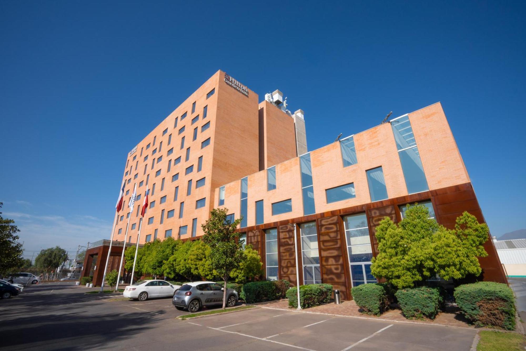 Hilton Garden Inn Santiago Airport — Foto’s 1
