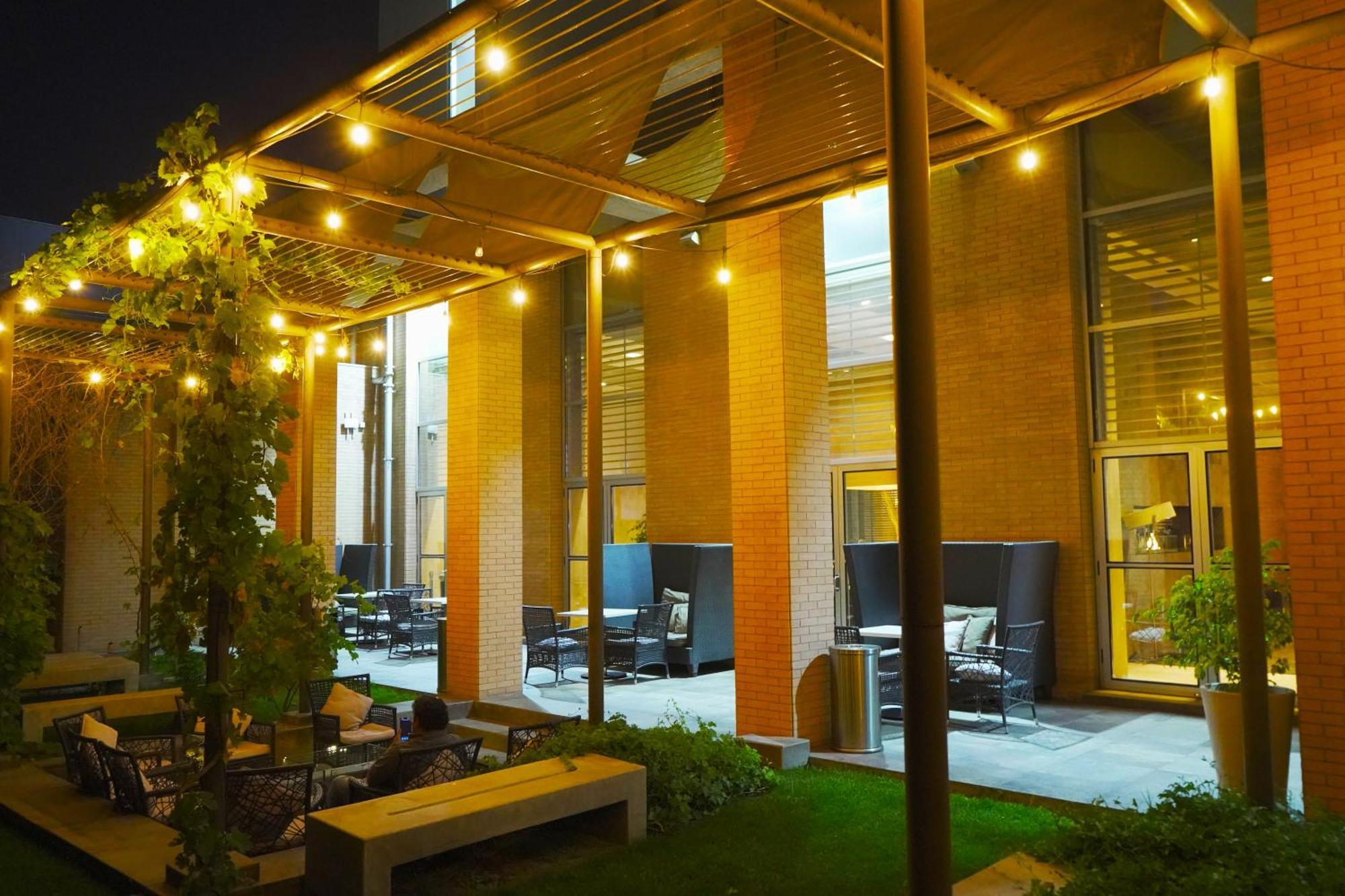 Hilton Garden Inn Santiago Airport — Foto’s 3